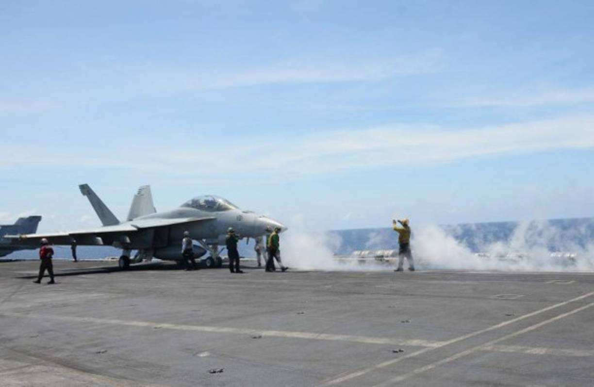 Trump prometió responder con 'contundencia' a Asad a la vez que anunció en su cuenta de Twitter que 'los misiles llegarán' a Siria en respuesta a presuntos ataques químicos y pese al riesgo de un choque frontal con Rusia, aliada de Damasco.