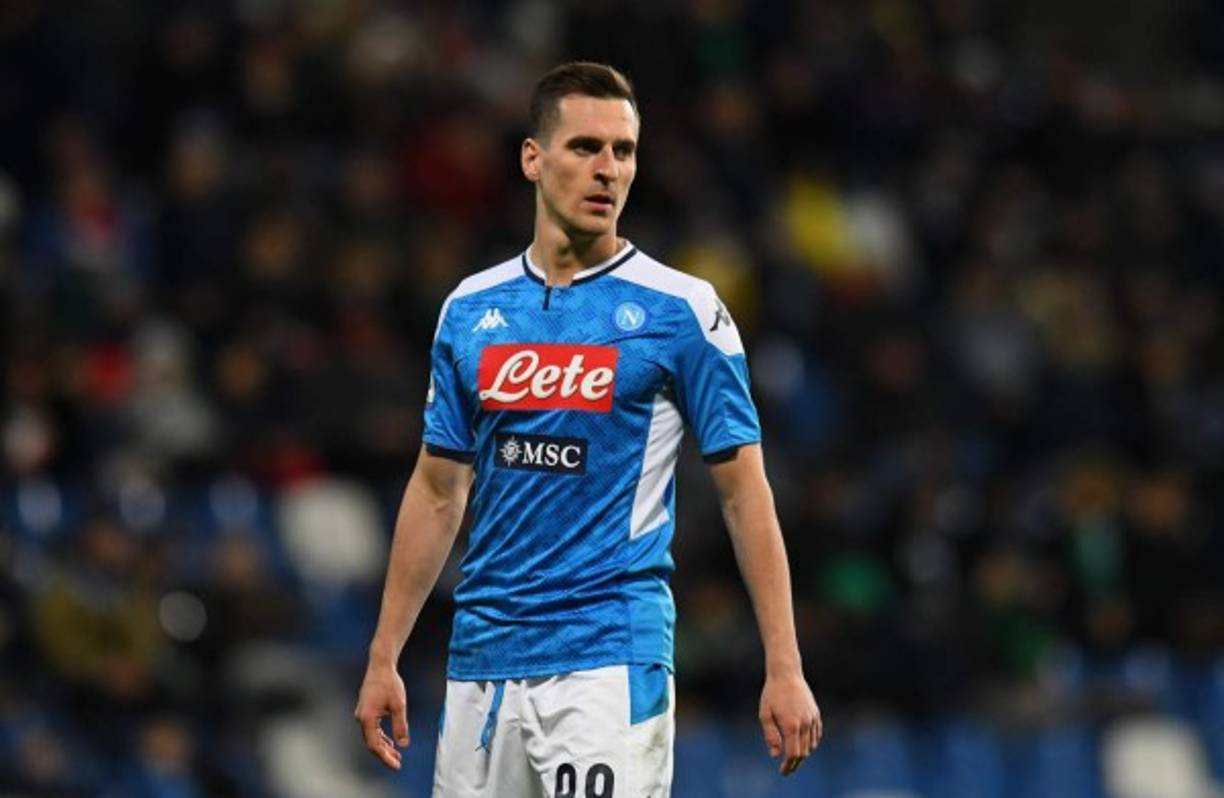 La Juventus ha llegado a un acuerdo con Arkadiusz Milik para su fichaje. Según el periodista Gianluca di Marzio de Sky Sports Italia, el acuerdo entre los clubes parece cercano. La intención de los directivos napolitanos es que Federico Bernardeschi entre en la operación.