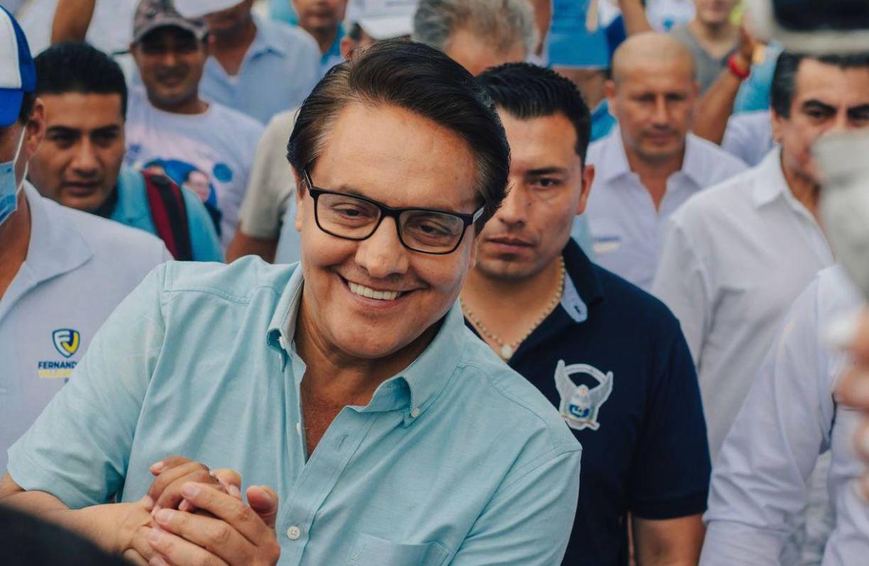 El periodista y exmiembro de la Asamblea Nacional disuelta en mayo por el presidente Guillermo Lasso, aparecía en las encuestas en segundo lugar en la intención de voto con 13.2%, detrás de la abogada Luisa González (26.6%), única mujer en liza y afín al exmandatario socialista Rafael Correa (2007-2017), según la más reciente encuesta de Cedatos.