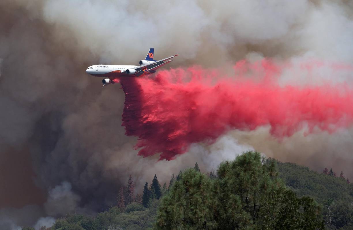 A menos de 16 kilómetros al este de ese incendio, el desatado el pasado 7 de julio y bautizado como Washburn ha afectado ya a unas 2.000 hectáreas y está controlado en un 79 %, según los últimos datos.