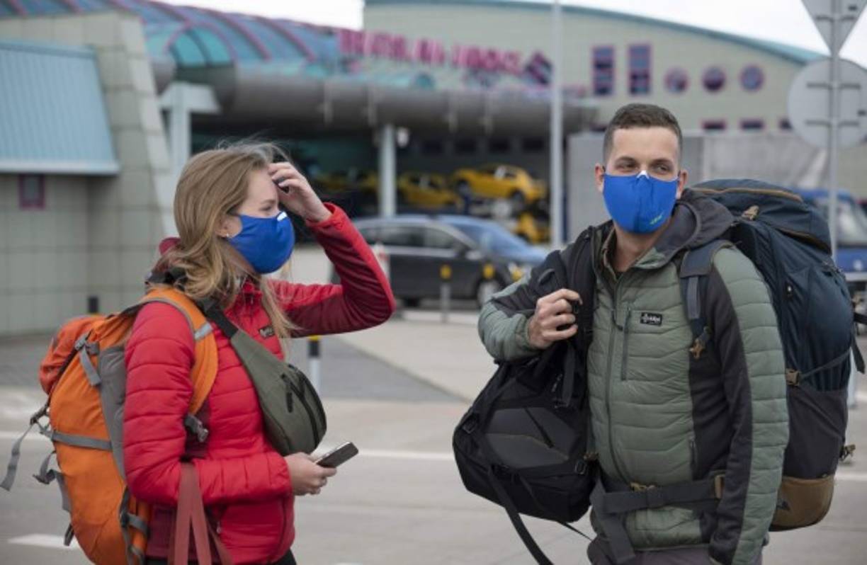 Autria: Este país decretó cerrar sus respectivas fronteras con Italia, país que alberga al foco más grande de coronavirus en el mundo fuera de China y ha sido puesto en cuarentena. Sólo permitirá el ingreso de personas que puedan acreditar un buen estado de salud mediante un documento firmado por un médico.