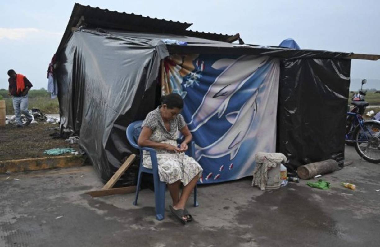 'Ahí habrá daños que van a necesitar de muchos millones de dólares para recuperar todo eso y salvar a la gente de una situación de salud que se va a poner realmente terrible', recalcó Salvador Moncada.<br/><br/>El científico considera que al país le llevará años recuperarse de los nuevos estragos que sufrirá por los últimos fenómenos naturales y que será 'una situación de salud y de daño a la población civil muy difícil de resolver si no hay una ayuda internacional masiva'.<br/>