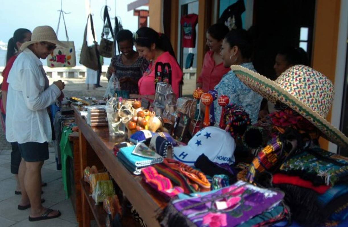 Llega por segunda vez el Joya Noruega a Trujillo.