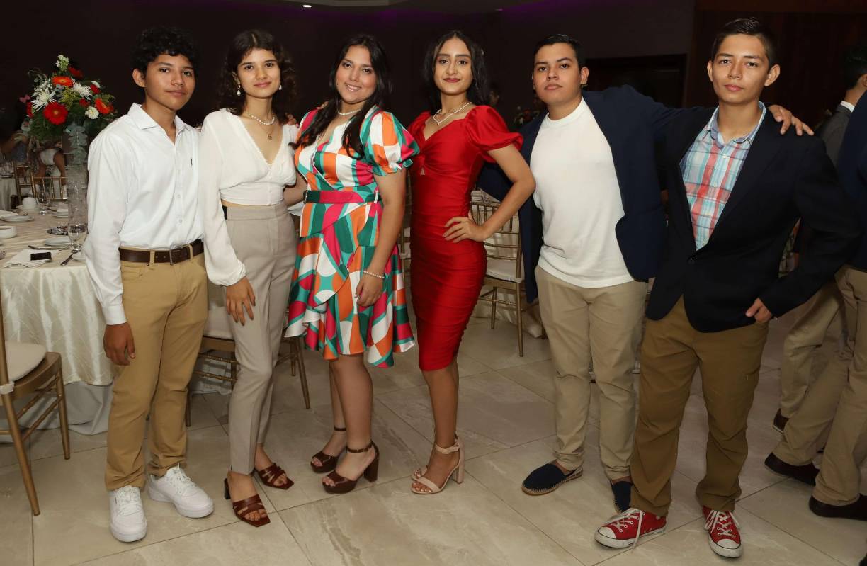 Daniel Argueta, Alejandra Martínez, Ana M. Aguilar, Elisa Tinoco, Jose Castro y Víctor Donado