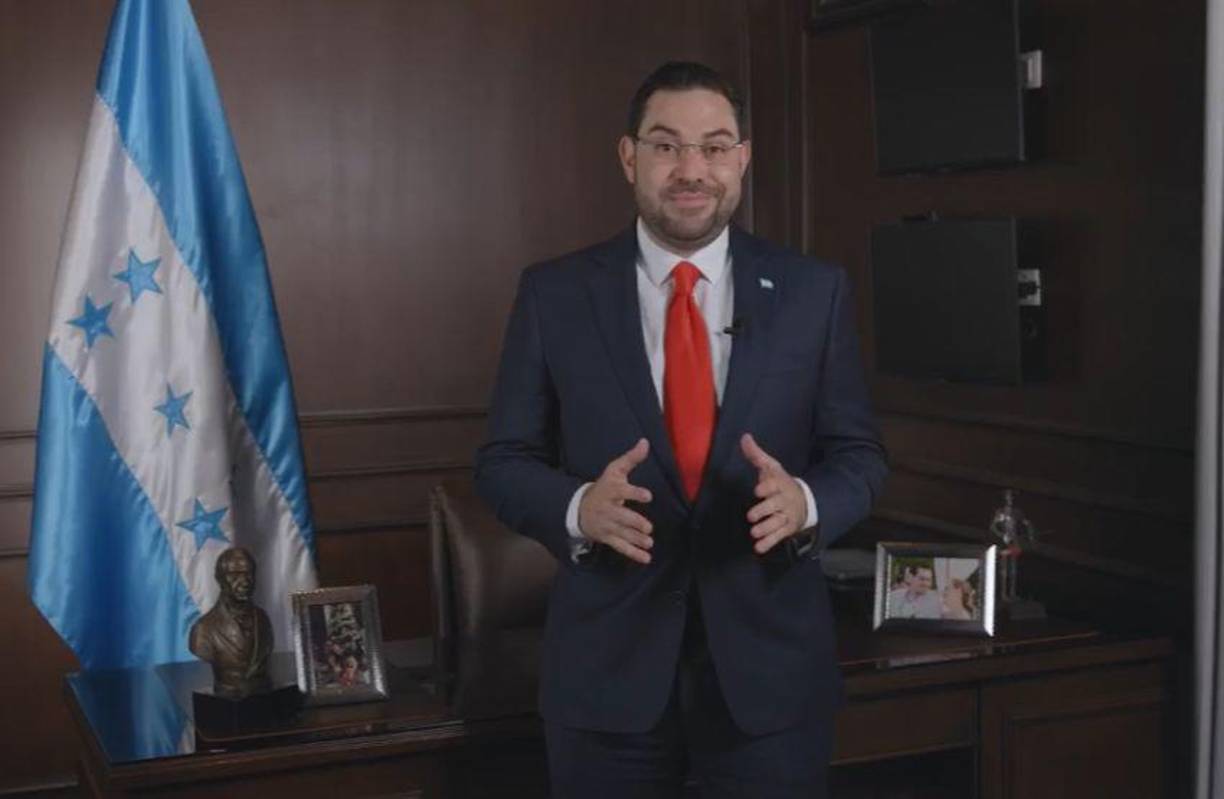 “No le apostemos a la división de la familia hondureña”, concluyó. 