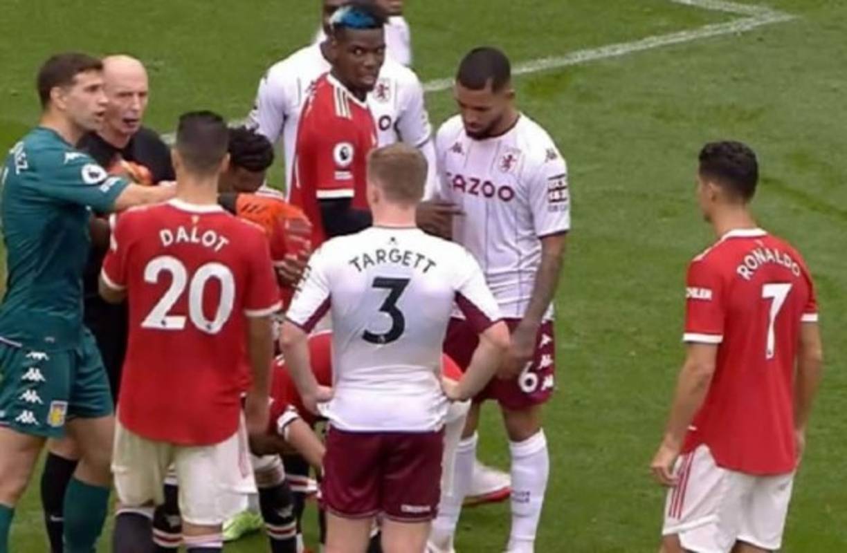 'Dibu' Martínez señaló a Cristiano Ronaldo y lo retó a patear el penal. El portugués al parecer se intimidó y se lo cedió a Bruno Fernandes.