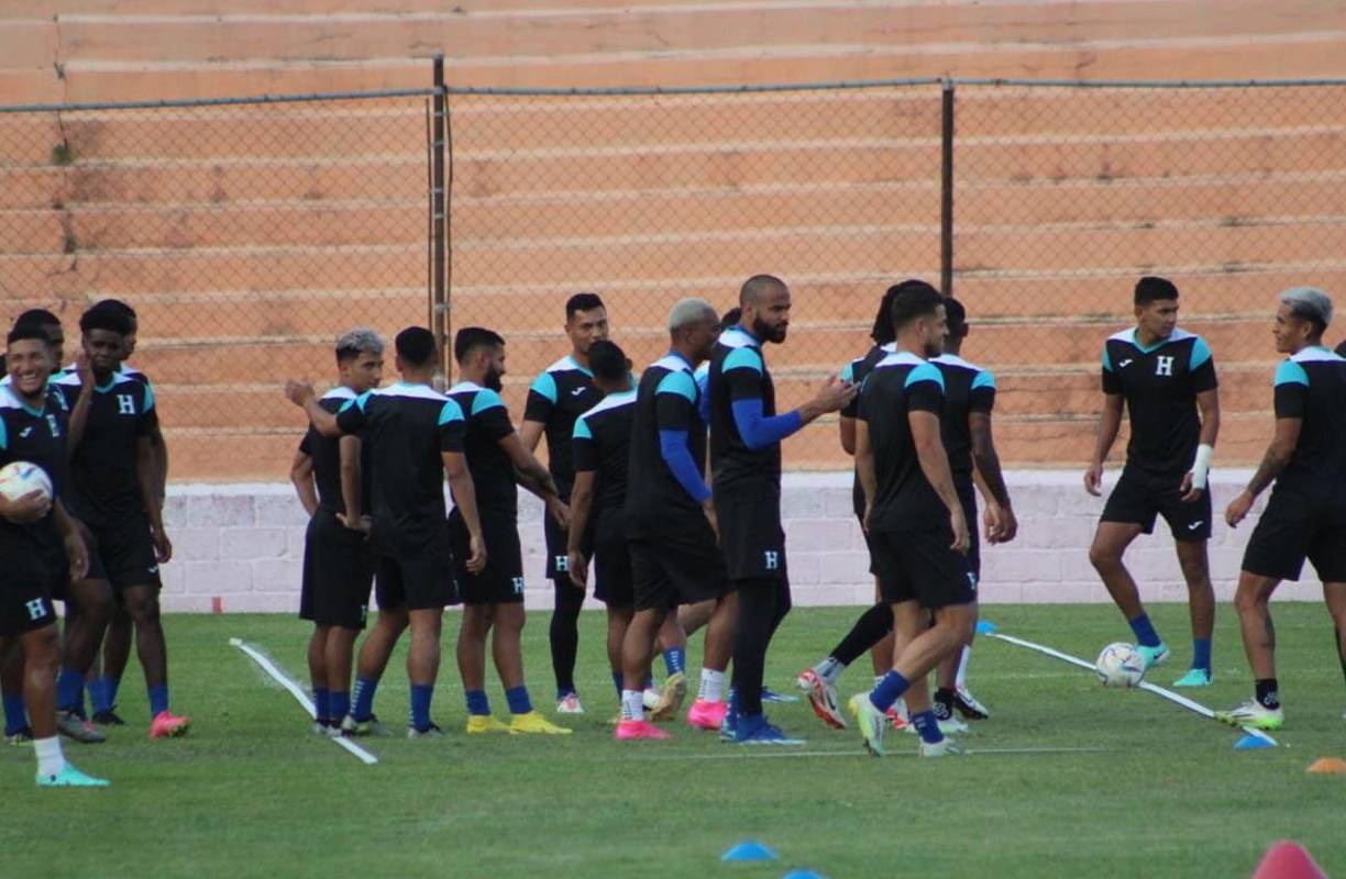 La selección de Honduras cerró filas con su última práctica realizada en el estadio Mariano Matamoros, ubicado en Xochitepeq, Morelos.