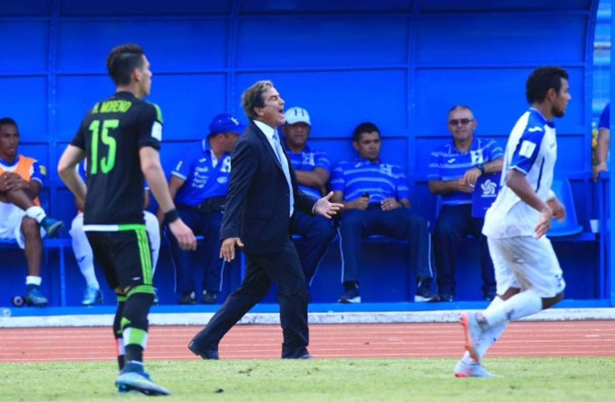 A todo pulmón gritó Jorge Luis Pinto en el estadio Olímpico. Fue tanta su frustración que no brindó conferencia de prensa.