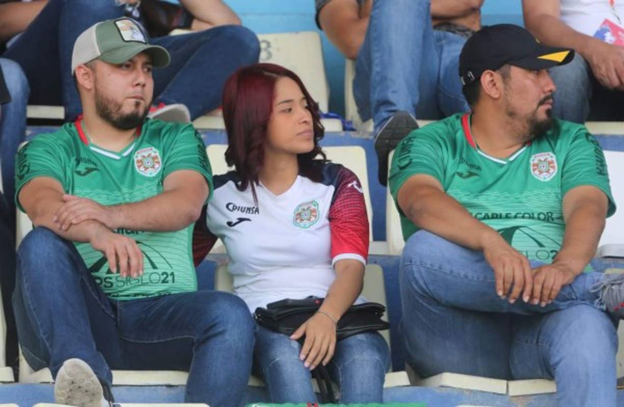 Aficionados de Marathón también llegaron al estadio Nacional para apoyar al Monstruo Verde.