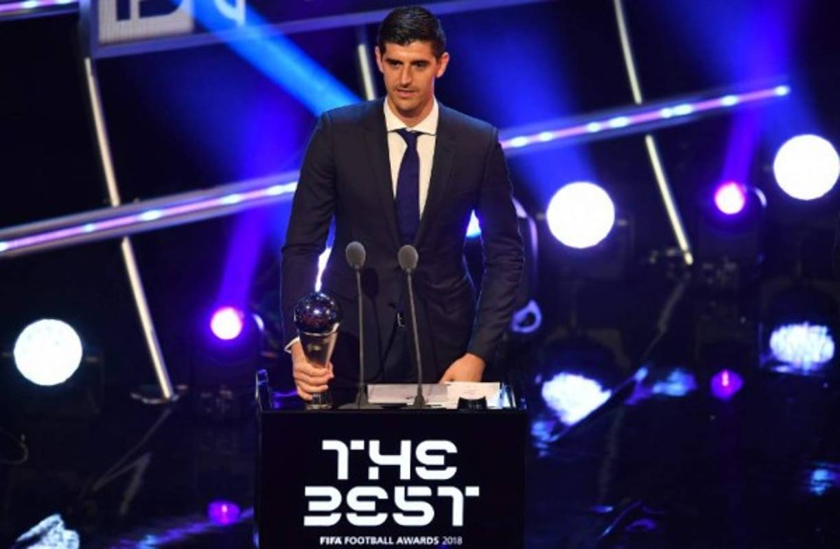 Thibaut Courtois recibió el premio al mejor portero de la temporada.