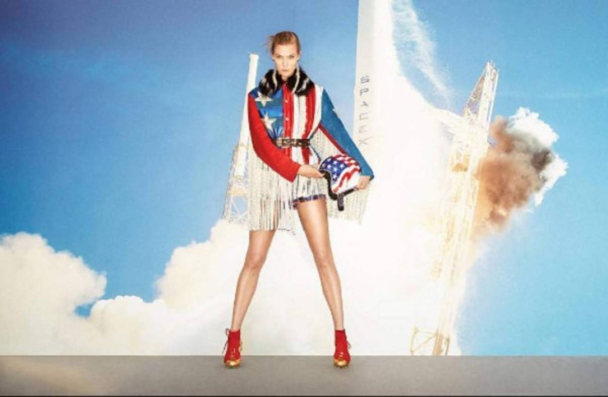 La modelo de Victoria's Secret, Karlie Kloss, compartió su 'espíritu del 4 de Julio'.