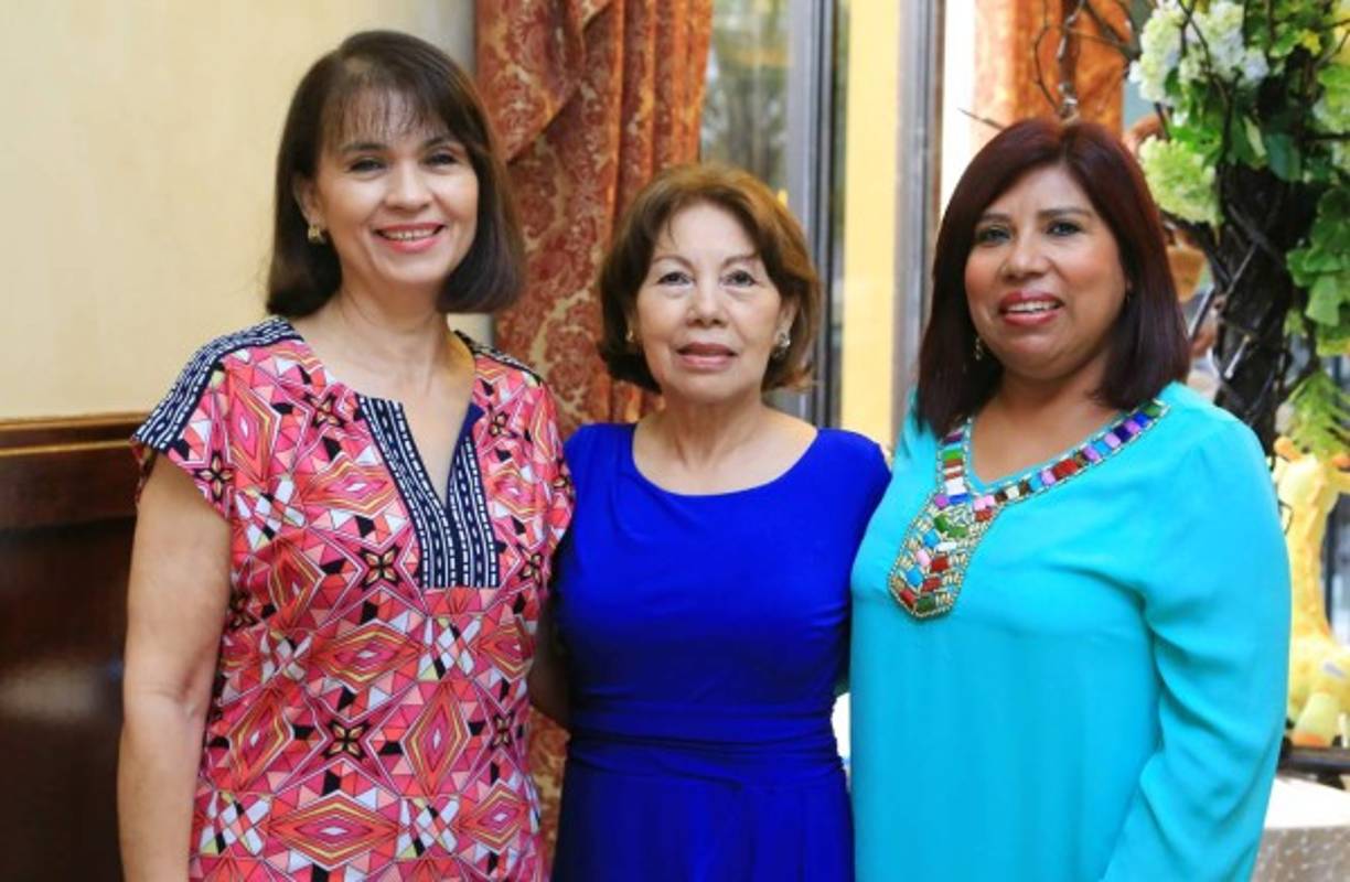Rita Handal, Aura Gatling y Sheila García.
