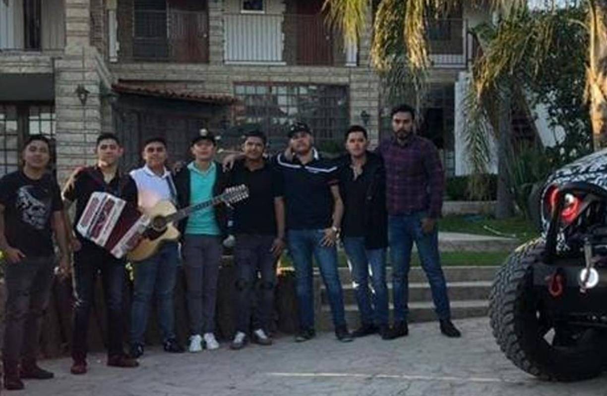 Acribillan a cantante de narcocorridos en un cementerio tras dedicar tema a “El Mencho”