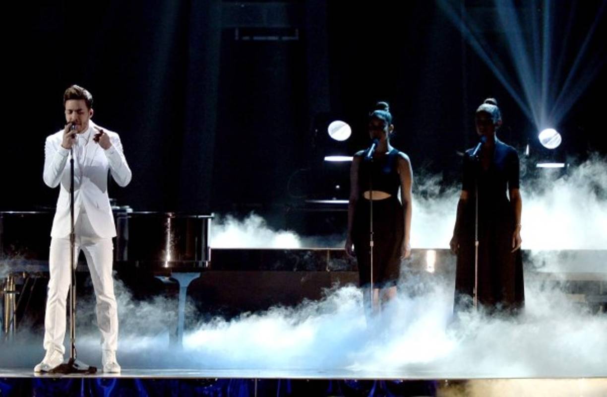 Prince Royce decepción con su éxito 'Back it up'.