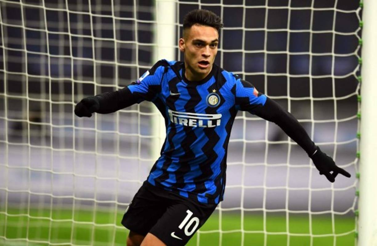 Lautaro Martínez es tentado por el Arsenal. El futuro más inmediato del delantero argentino en el Inter de Milán, actual campeón de la Serie A, continúa sin resolverse. Citando a Sport Mediaset, el equipo inglés le ha presentado una propuesta que consiste en una ficha de 17 millones de euros por temporada.