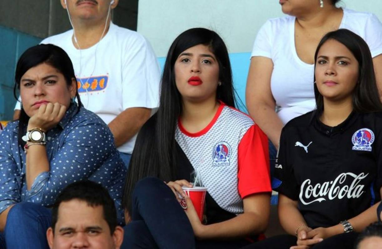 En el estadio Nacional, el Olimpia también tuvo apoyo frente al Real España.