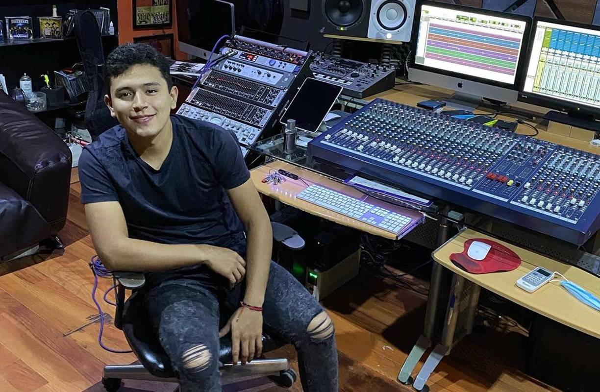 ‘De acuerdo con información preliminar el joven, quien en compañía de familiares acudió al lugar para realizar una visita a un ser querido, y al estarse retirando del panteón fue agredido de manera directa por varios sujetos quienes viajaban en un vehículo de lujo’, señaló el organismo.