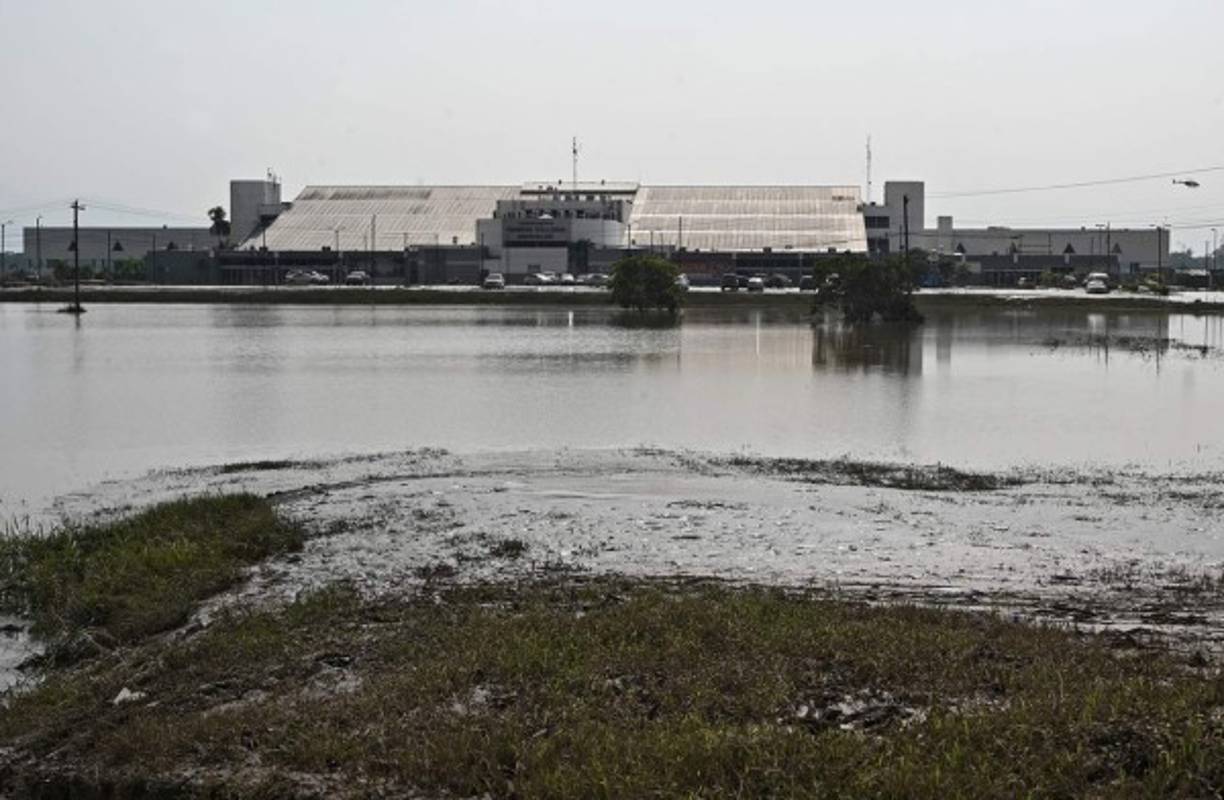 Se prevé que Iota ingresará por el sur de El Paraíso, sin embargo, las bandas nubosas de IOTA estarán produciendo lluvias en la Mosquitia desde el domingo.