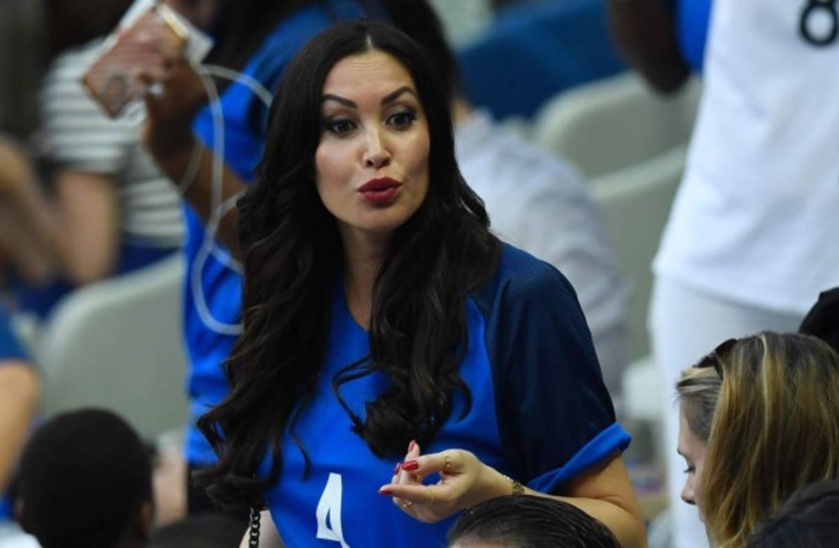 La belleza de la mujer francesa se hizo presente.