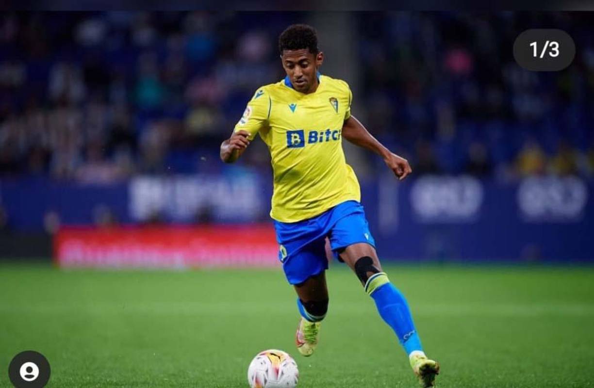 Choco Lozano: El delantero del Cádiz se ha recuperado de su lesión y también volvería a la escuadra catracha.