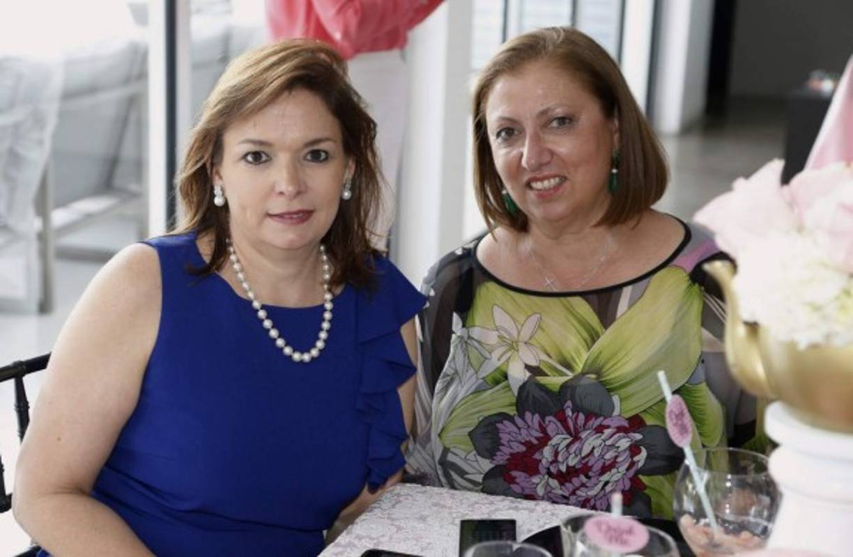 Claudia Albir y Ángela Casco.