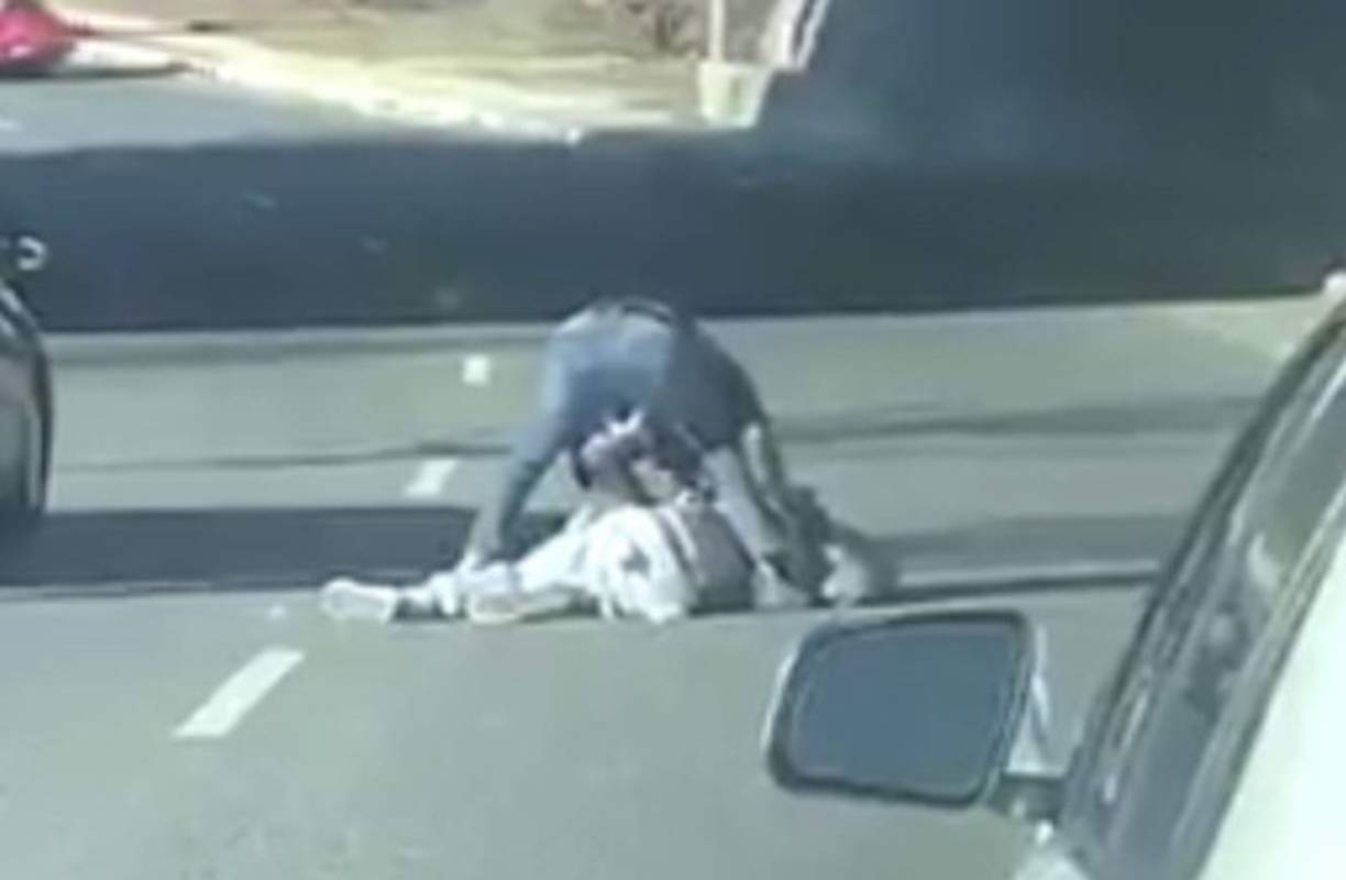 A Delonte West se le ha visto deambulando descalzo por las calles de Houston, luego de escapar de su clínica de rehabilitación alucinando por haber tomado las medicaciones incorrectas.