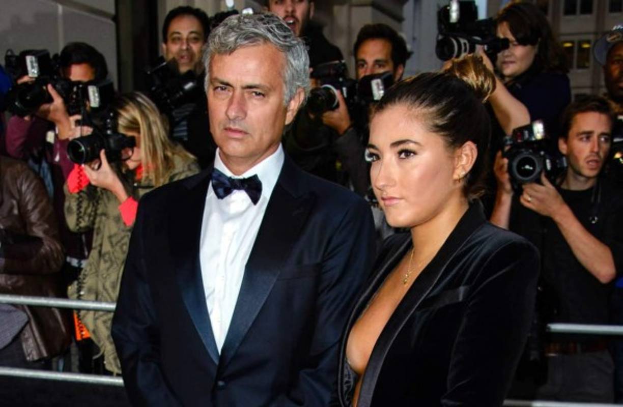 Su 'look' escotado en los Premios GQ ingleses ha sido muy comentado.