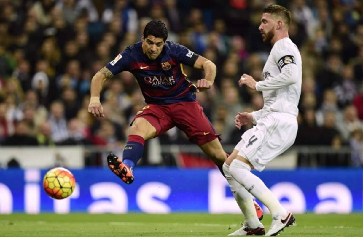 Momento en que Suárez marcaba el primer tanto.