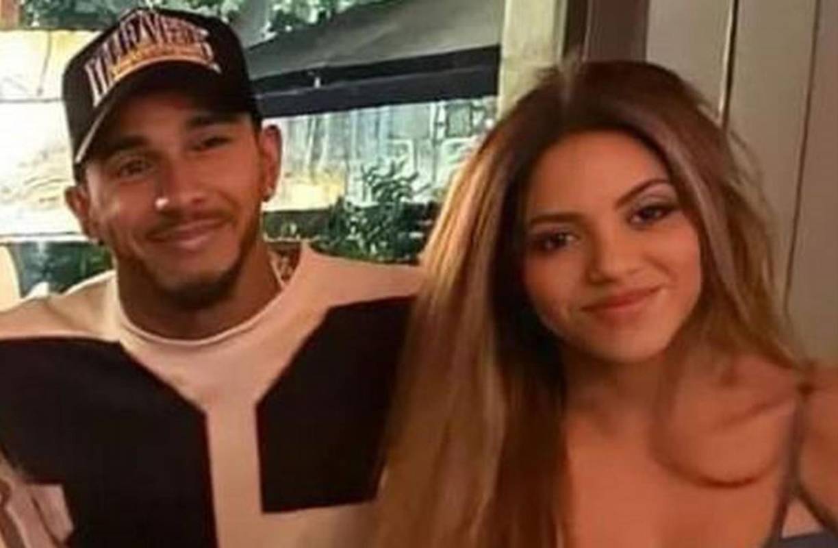 Ambos han pasado toda la semana en la mítica Isla Pitiusa. Aunque no se han hospedado en la misma casa, según Tamara Gorro, el piloto ha visitado cada noche la mansión en la que se alojaba la artista.