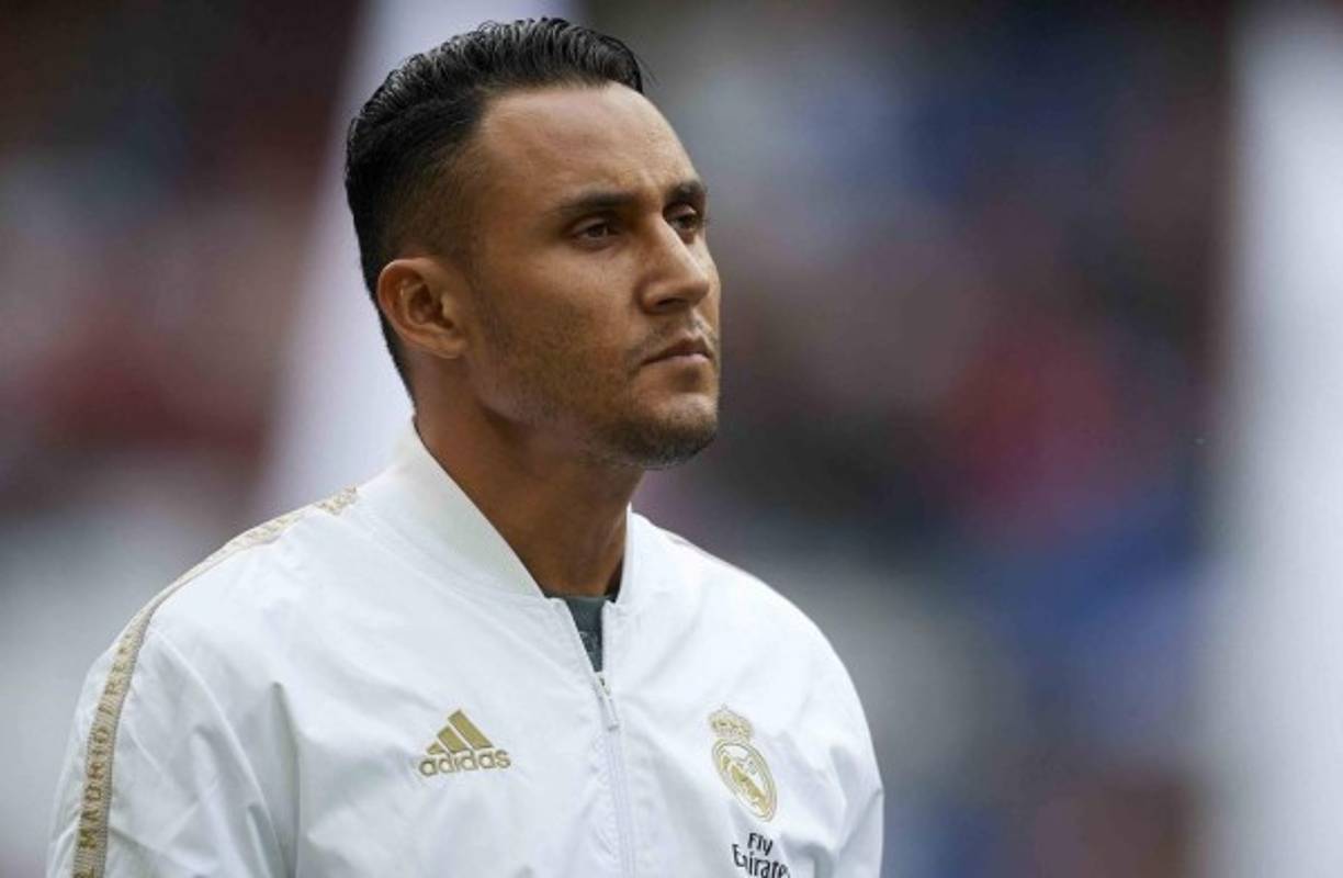 Según la prensa española, el portero tico Keylor Navas insiste en marcharse del Real Madrid ya que ha sido relegado al banquillo de suplentes. Inclusive, el Diario Marca ha filtrado los posibles sustitutos del costarricense en el club madridista.