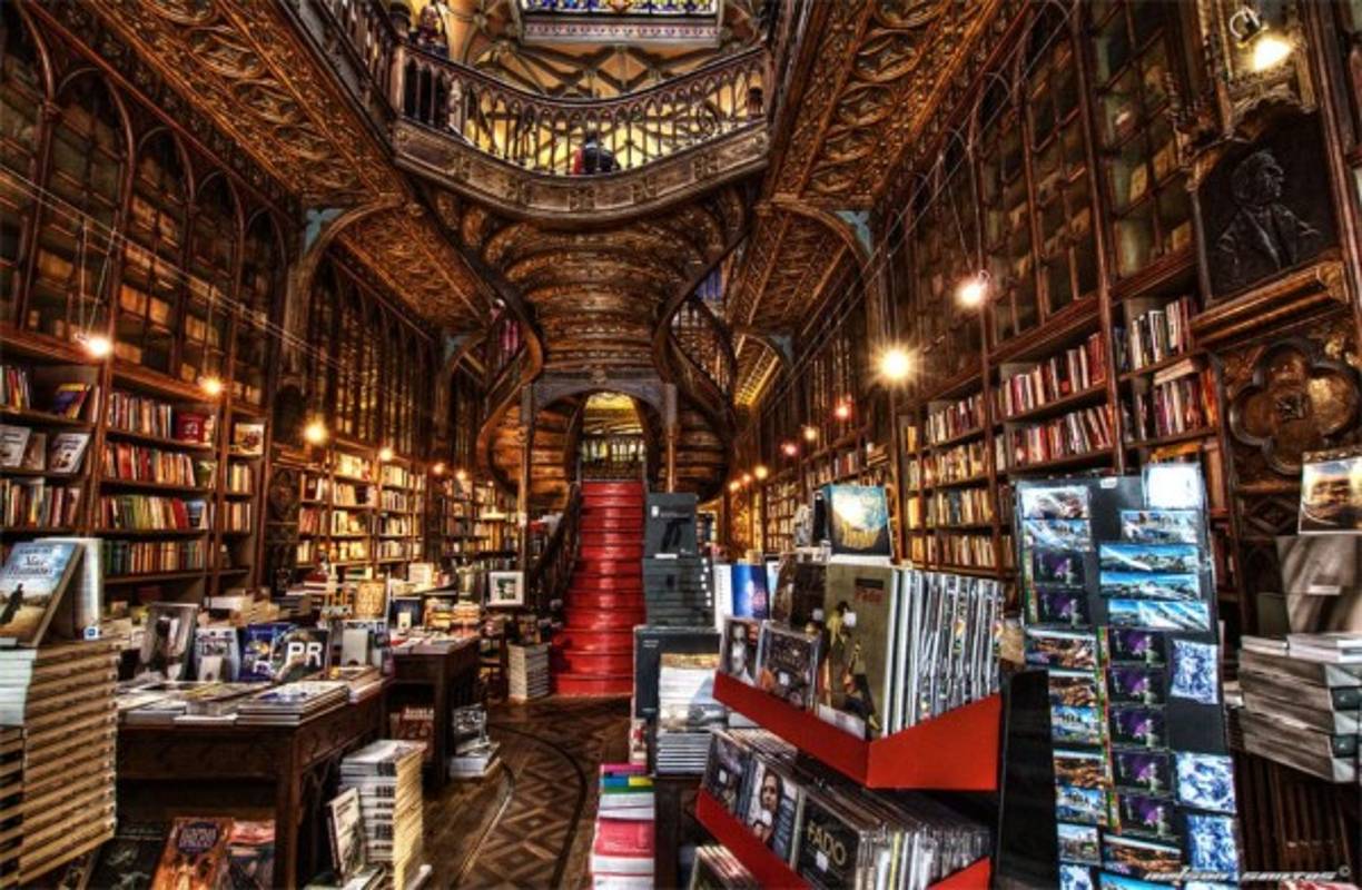Librería Lello. Está situada en Oporto, Portugal. Su apariencia exterior e interior presenta detalles modernistas y góticos. Foto:Ullises.deviantart.com.
