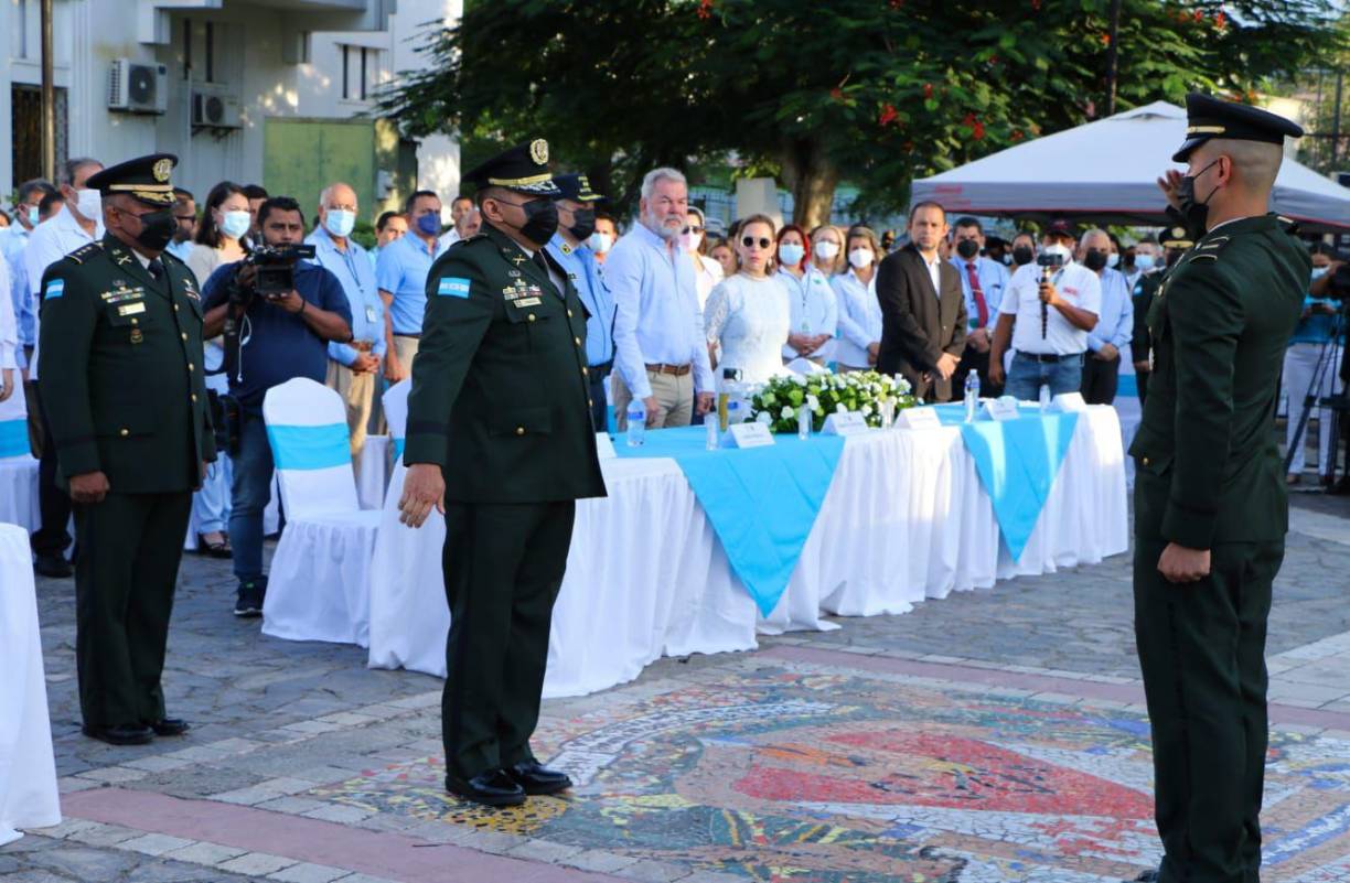 A las 3:00 de la tarde habrá un desfile de fuerzas vivas, que será desde el atrio de la municipalidad hasta Plaza de las Banderas.