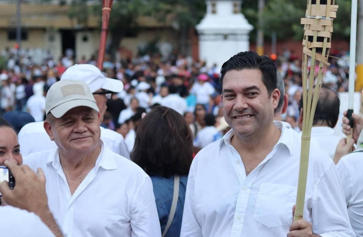 “Sino que actuaron con <b>pleno conocimiento de los hechos, facilitando graves violaciones a los derechos humanos”</b>, afirman los fiscales. 