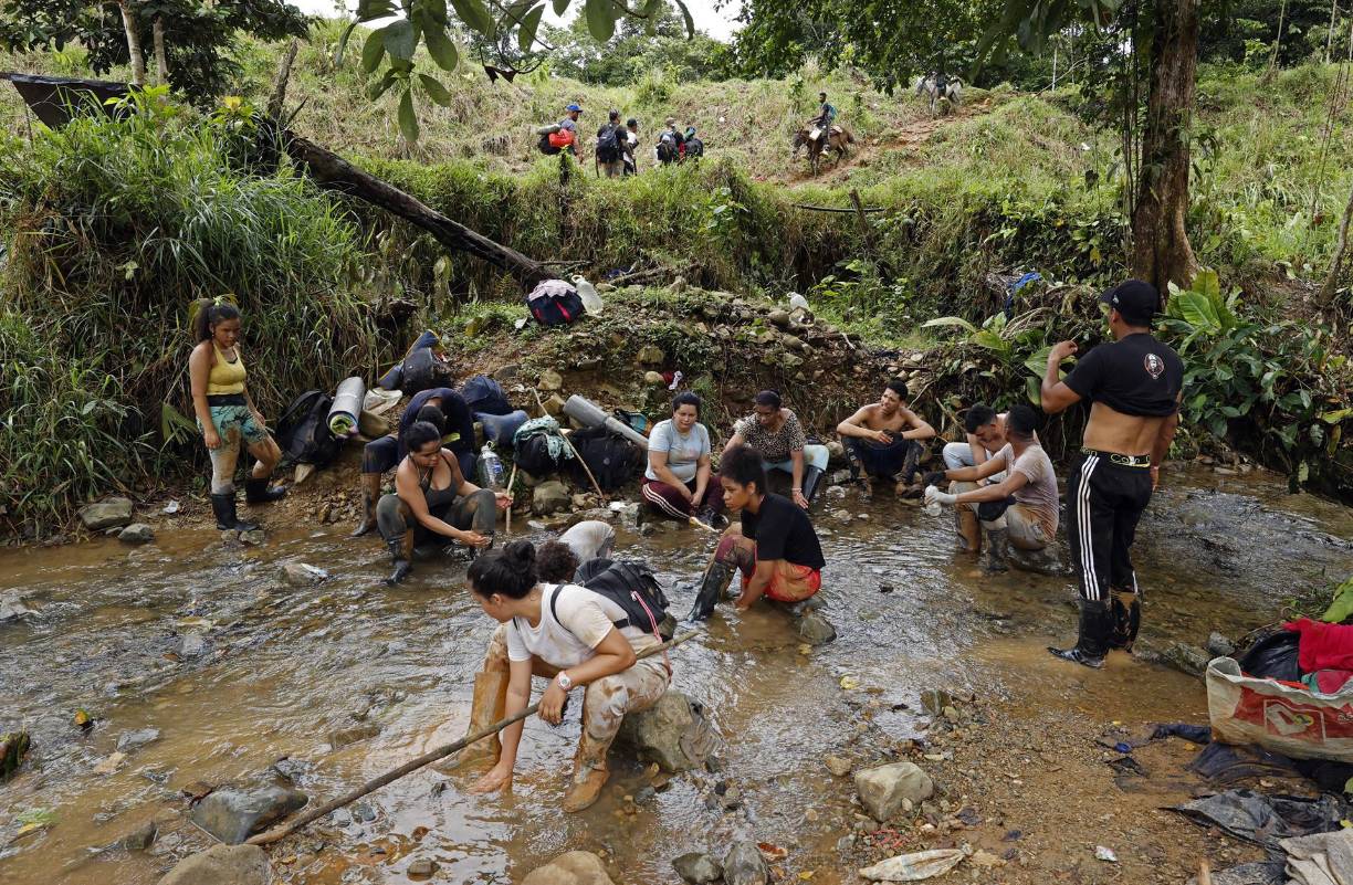 Dentro de este programa no están incluidos los que ingresen irregularmente por Panamá, es decir por el Darién, México y los que han sido deportados en los últimos cinco años.
