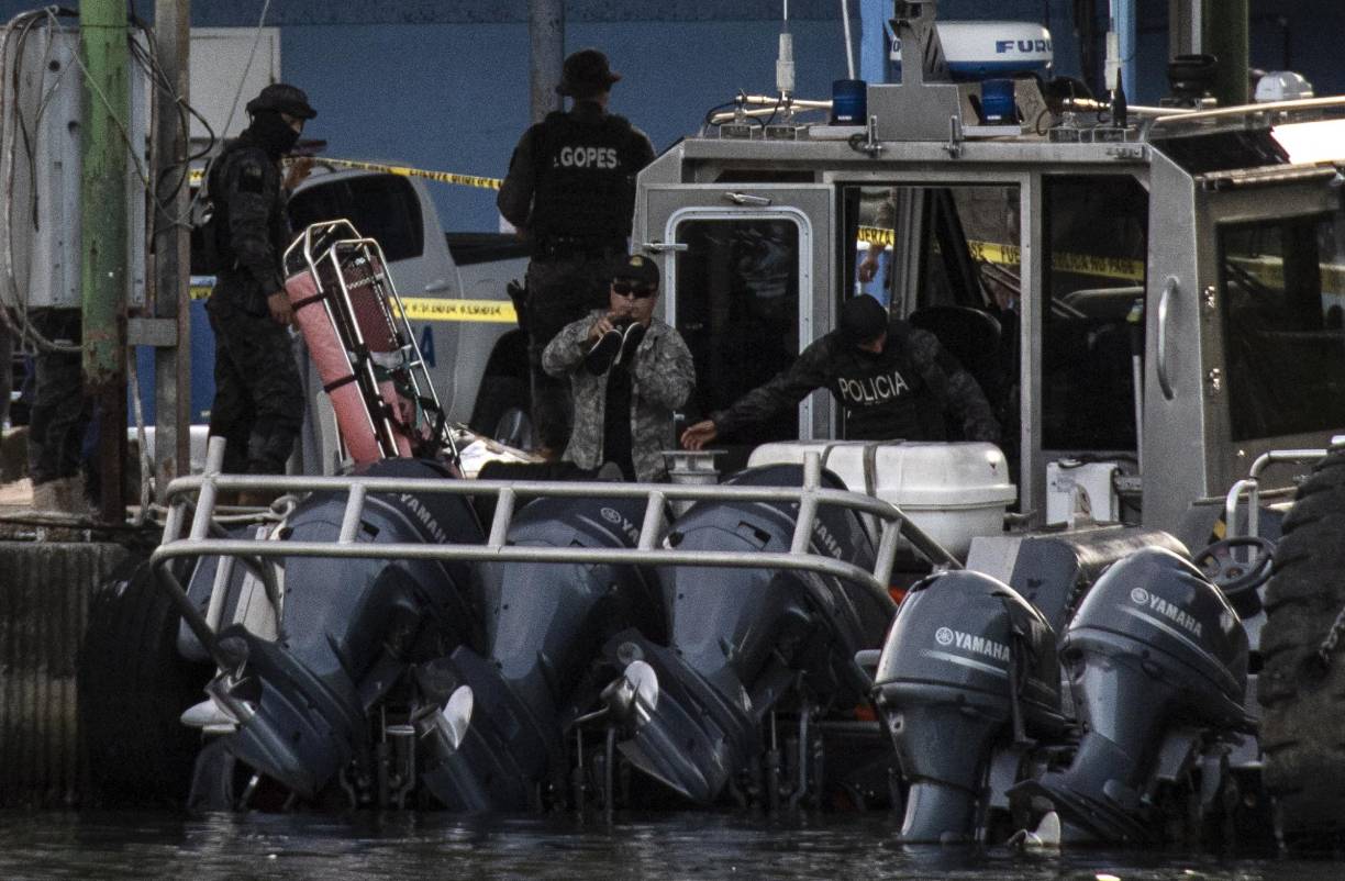 La búsqueda de la aeronave procedente de México inició hacia las 18H00 del viernes (00H00 GMT) tras perderse el contacto con la torre de control sobre el Caribe, cerca de la Barra de Parismina frente a las costas de la provincia oriental de Limón. 