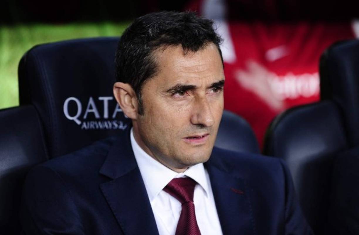 Ernesto Valverde ha sido preguntado en rueda de prensa por el mercado de invierno. Tras la llegada de Jeison Murillo, el técnico del Barcelona ha reconocido que seguirán atentos al mercado para reforzar la plantilla de cara a la segunda parte de la temporada. 'Sería el primer entrenador que cierra el mercado antes de que empiece. Debemos estar atentos a todo. No puedo zanjar nada porque no sé cómo van a ir las cosas'.