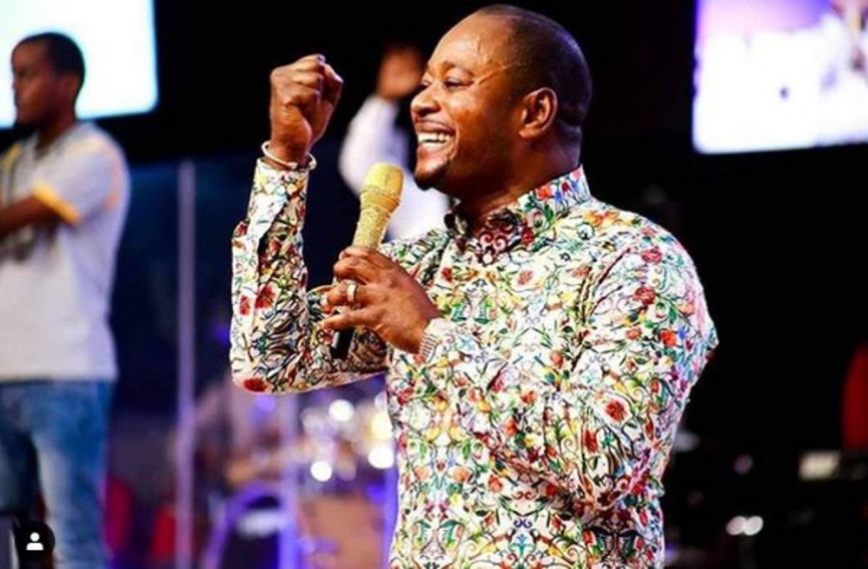 Las imágenes que se hicieron virales muestra al pastor supuestamente resucitar a un hombre que estaba muerto en un ataúd. En Twitter se hizo tendencia con el hashtag #ResurrectionChallenge