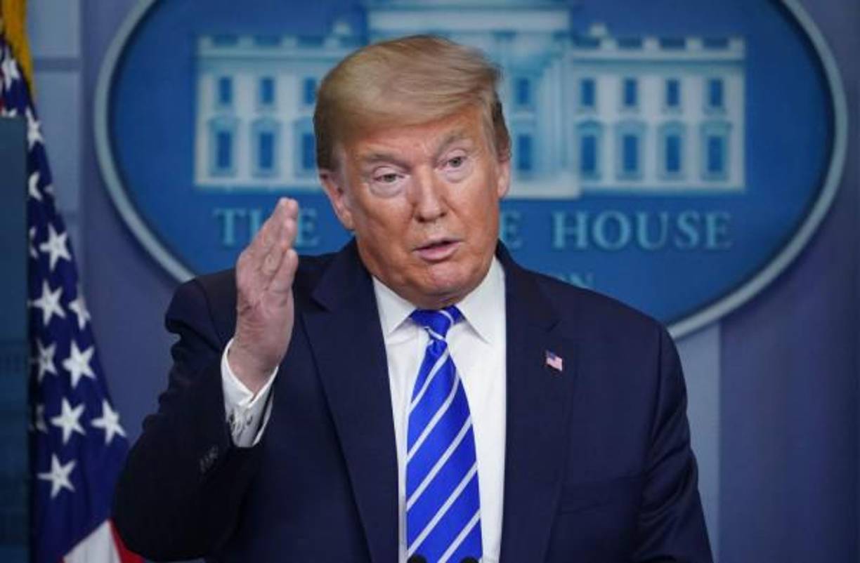 Los tribunales desecharon todas sus demandas, pero una turba de fanáticos trumpistas asaltó el Capitolio el 6 de enero de 2021 en un último intento frustrado de frenar la transición de poderes.