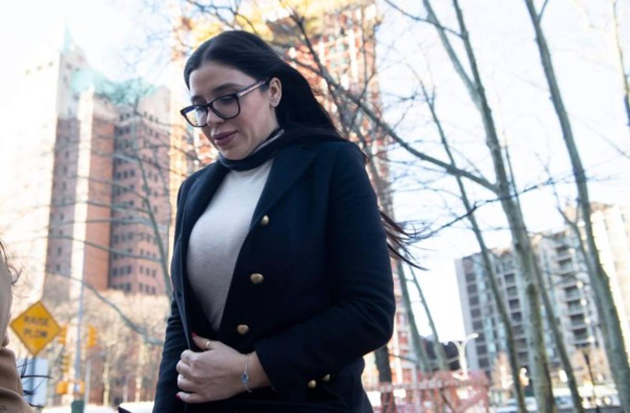 El Chapo le pidió en esa misma conversación que le enviara ropa, zapatos, champú, perfume y un tinte para el bigote.