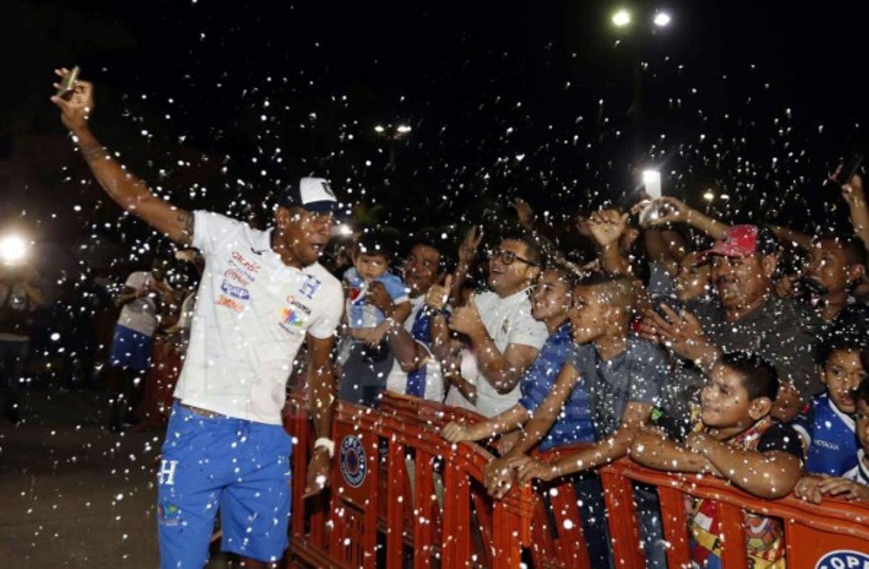 Todos querían estar en las selfies de Costly.