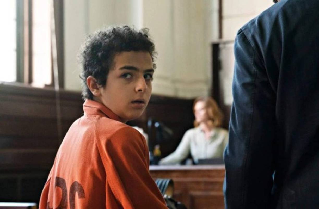 8. The Sinner Temporada 02<br/>Críticas- 8/10IMDb 97%Rotten Tomatoes<br/><br/>Una historia que hay que ver de principio a fin, no vas a querer despegarte de la tv hasta terminarla. Cuenta con ocho capítulos de una hora aprox cada uno.<br/><br/>Con una historia totalmente nueva el detective Harry Ambrose (Bill Pullman) regresa a su ciudad natal en la zona rural de Nueva York para evaluar un crimen inquietante: una pareja de padres son asesinados por su hijo de 13 años Julian (Elisha Henig), sin ningún motivo aparente. <br/><br/>Cuando Ambrose se da cuenta de que no hay nada normal en el chico o de dónde viene, la investigación lo lleva a la oscuridad oculta de su ciudad natal. Tendrá que enfrentarse a los que no se detendrán ante nada para proteger sus secretos.<br/>