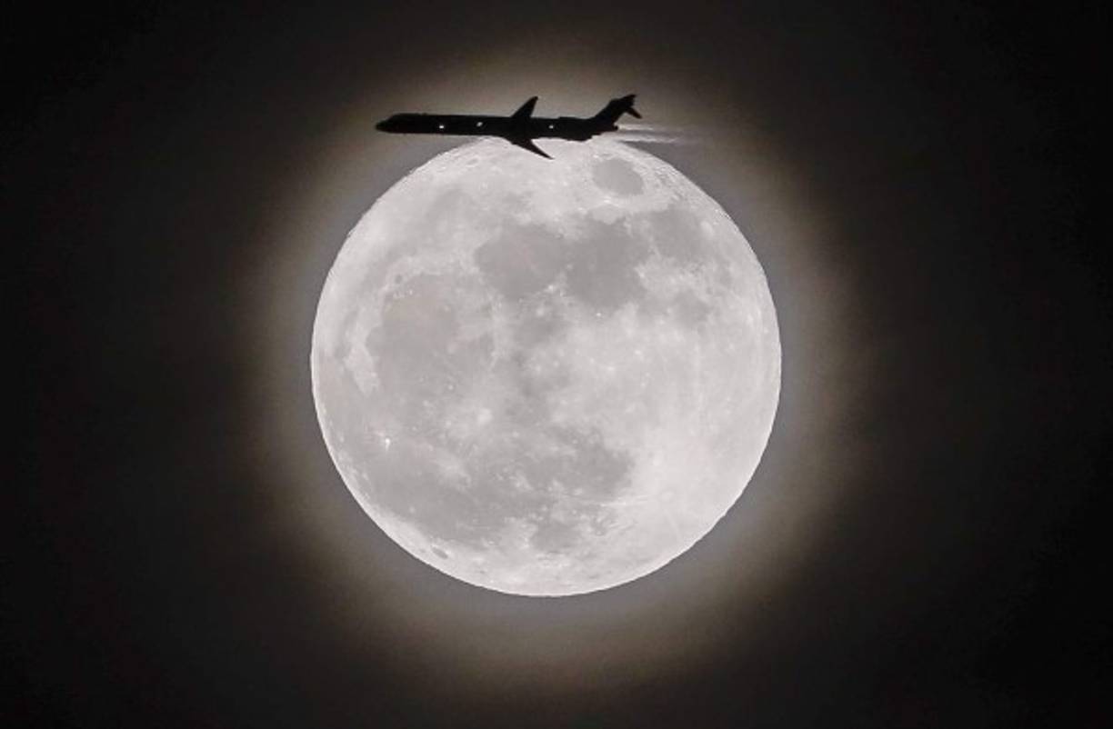 Georgia. La espectacular superluna. La única superluna del año pudo observarse la madrugada de ayer en varios países de todo el mundo.