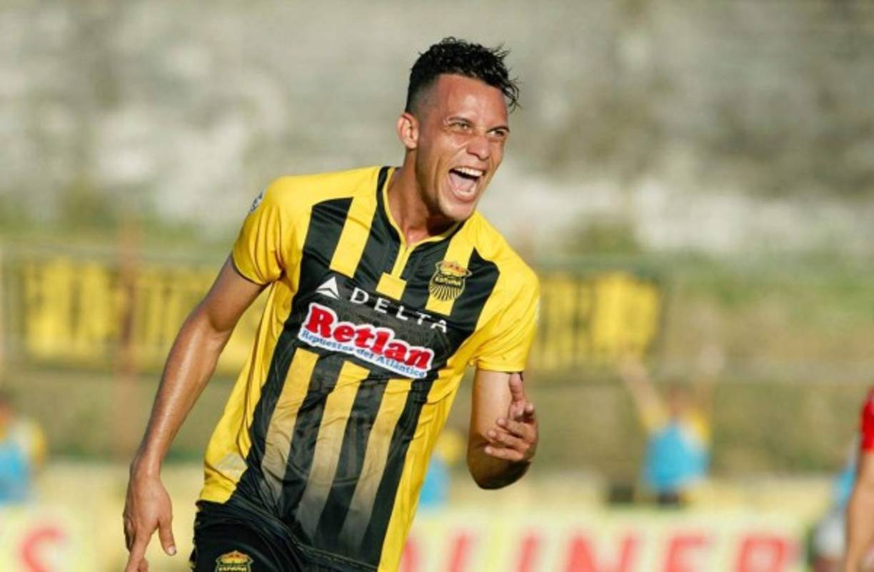 Ángel Tejeda: Tras anunciarse su salida del Real España, el delantero se podría convertir en nuevo legionario hondureño. Los clubes Cobán Imperial y el FC Santa Lucía de Guatemala lo pretenden, además se menciona que podría volver al Honduras Progreso.