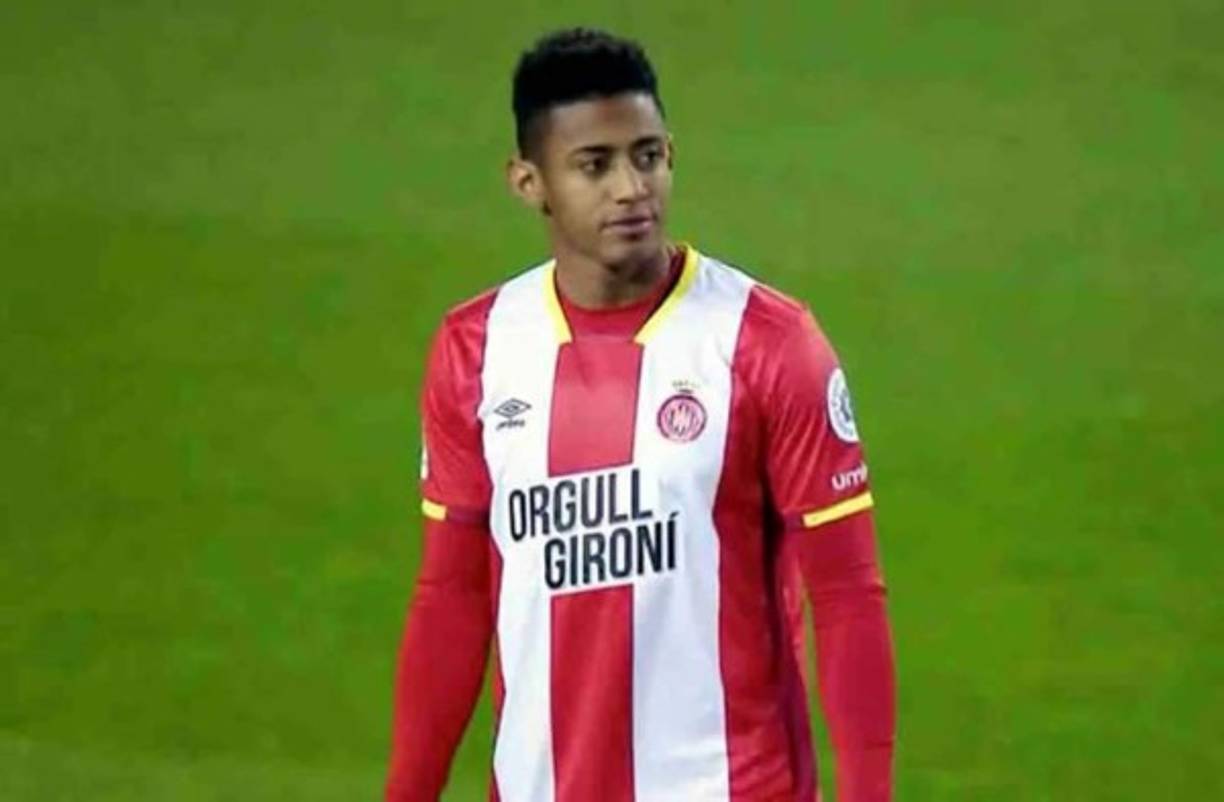 Enrique Cárcel, director deportivo del Girona, informó que el delantero hondureño Antony 'Choco' Lozano podría salir del club y no dan por descartada su baja. ”Es posible que el jugador pueda pedirme salir y nos lo planteamos. Quizá al final aparece alguna situación que la podemos aprovechar. Nunca se sabe”, dijo el directivo. El Osasuna es uno de los equipos interesados en el catracho.