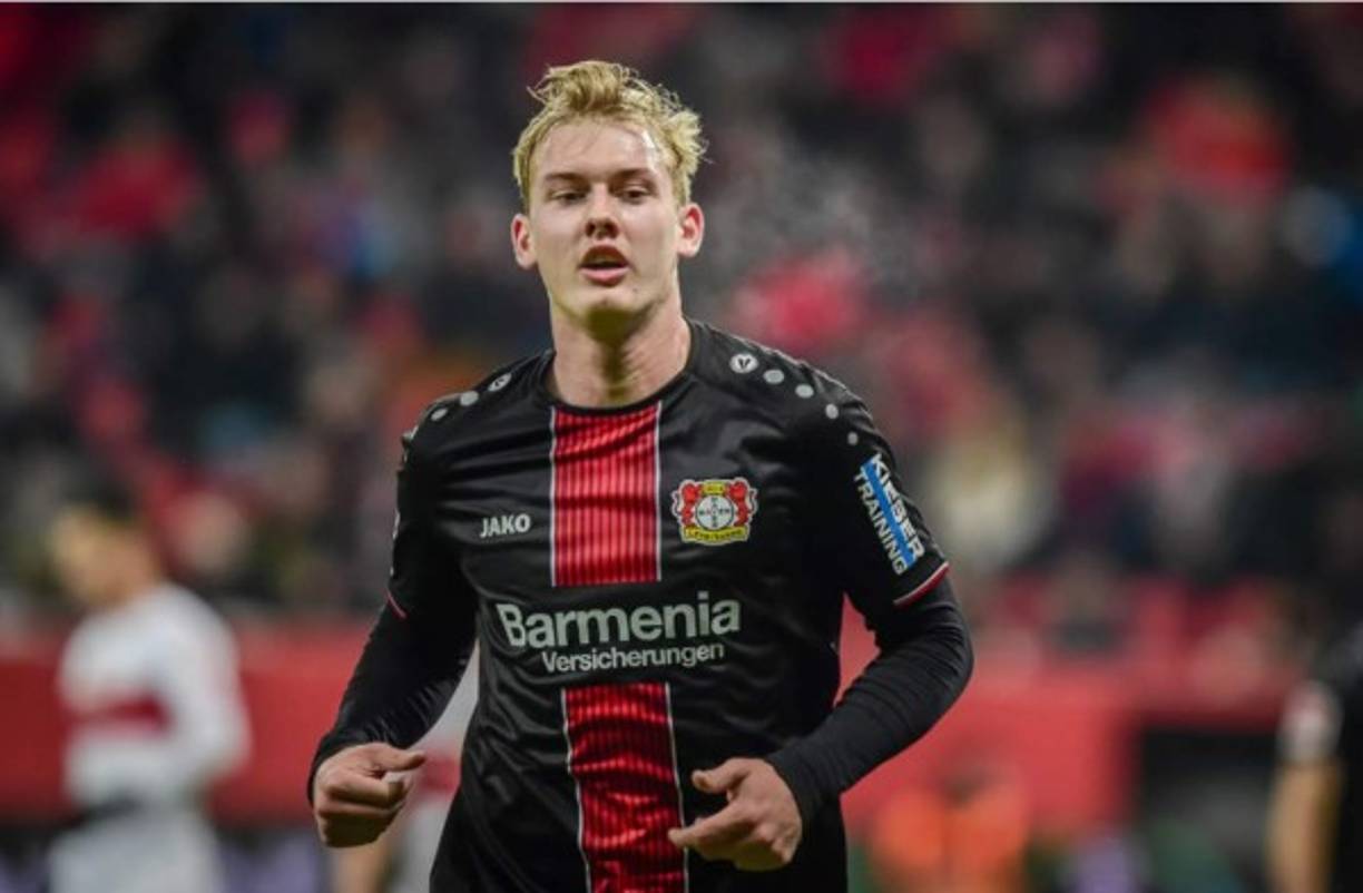Julian Brandt, centrocampista alemán de Bayer Leverkusen de 23 años, es una de las joyas del mercado de fichajes. El diario Bild publica que hace unas semanas el padre del jugador se reunió con representantes del Borussia Dortmund. Pero hay más clubes interesados en el futbolista: Bayern Múnich, Juventus, PSG y Atlético. El jugador tiene contrato hasta 2021.