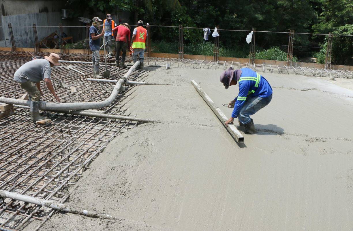 El proyecto comprende la pavimentación de la trocha sur de la 27 calle, desde el Segundo Anillo de Circunvalación hasta la intersección del bulevar del este.