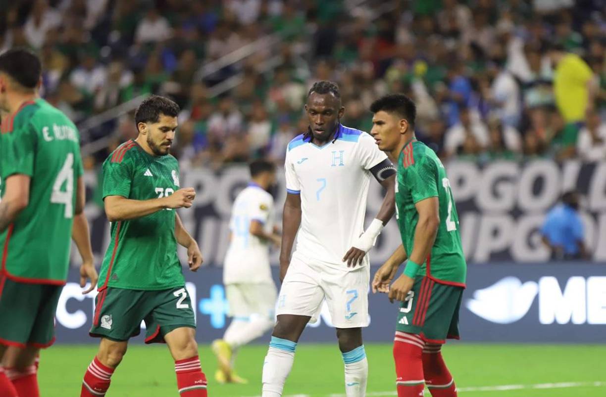 A Alberth Elis se le vio frustrado en la derrota de la Selección de Honduras.