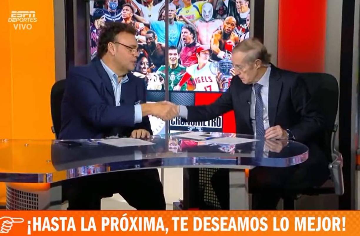 José Ramón despidió a Faitelson con un fuerte apretón de manos. 