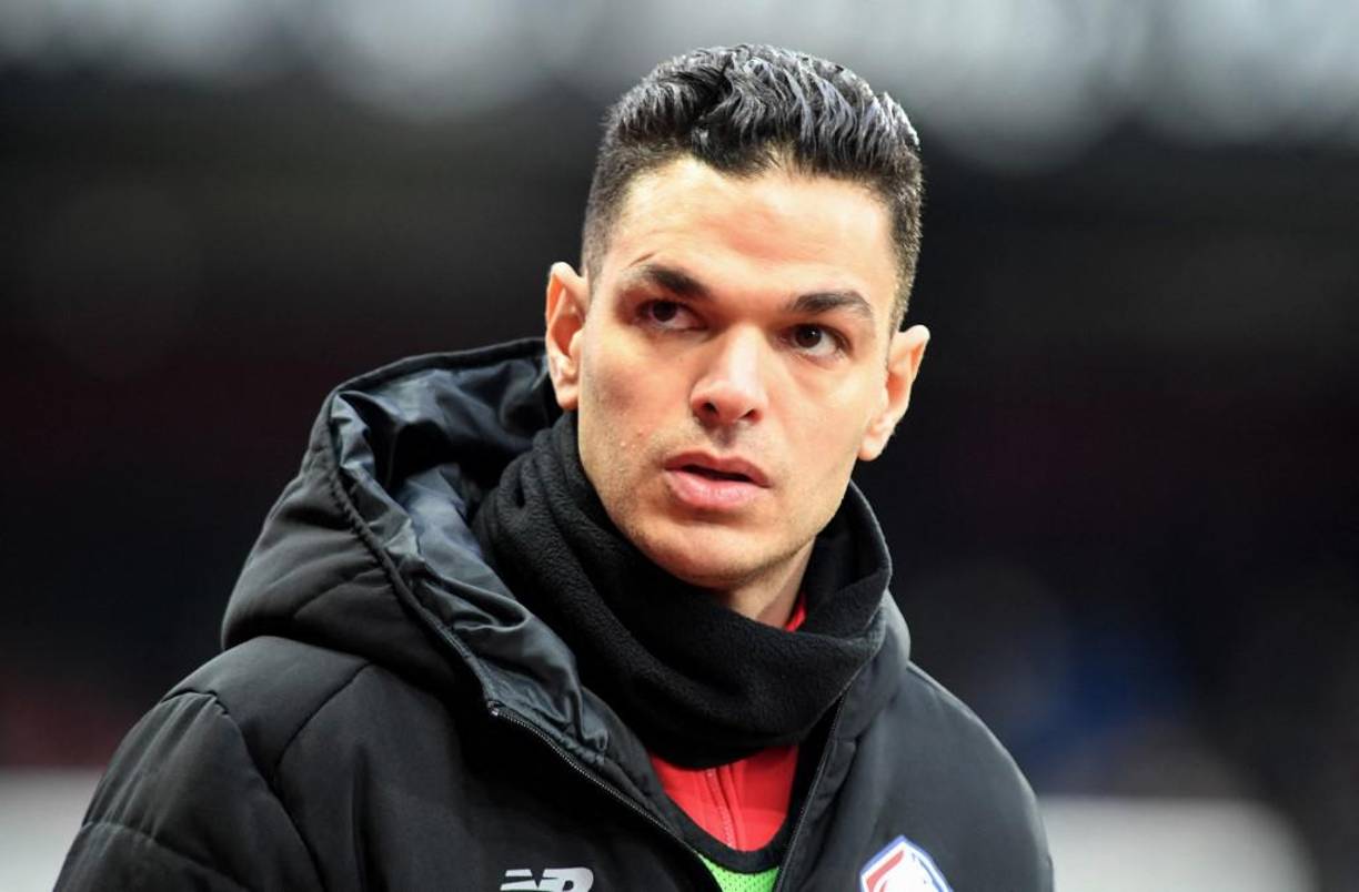 El Lille “inició un expediente” contra el volante ofensivo Hatem Ben Arfa a raíz de un altercado en el vestuario con un compañero y con varios miembros del cuerpo técnico el pasado sábado. Todo indica de que será dado de baja al final de la presente temporada. 