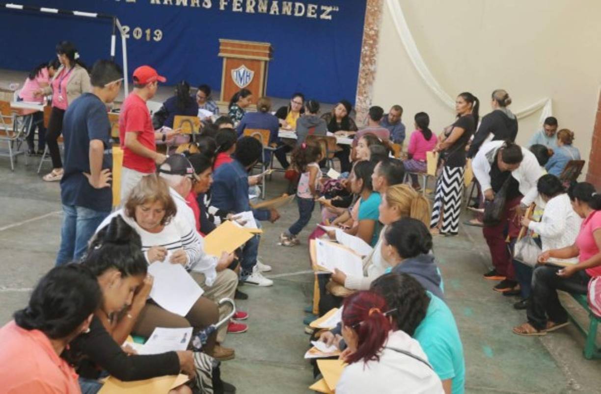 La cifra de aplazados podría subir porque aún falta procesar las calificaciones de más de 530,000 alumnos. La deserción escolar es de 82,000 estudiantes, unos mil más que 2018.